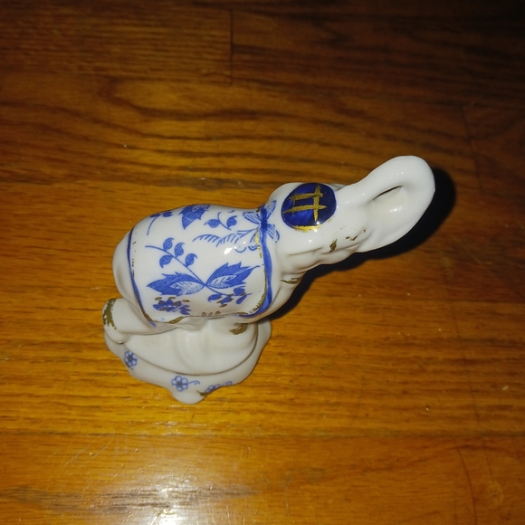 Small Vintage Porcelain Elephant Figurine with Blue Floral Design - Picture 2 of 2